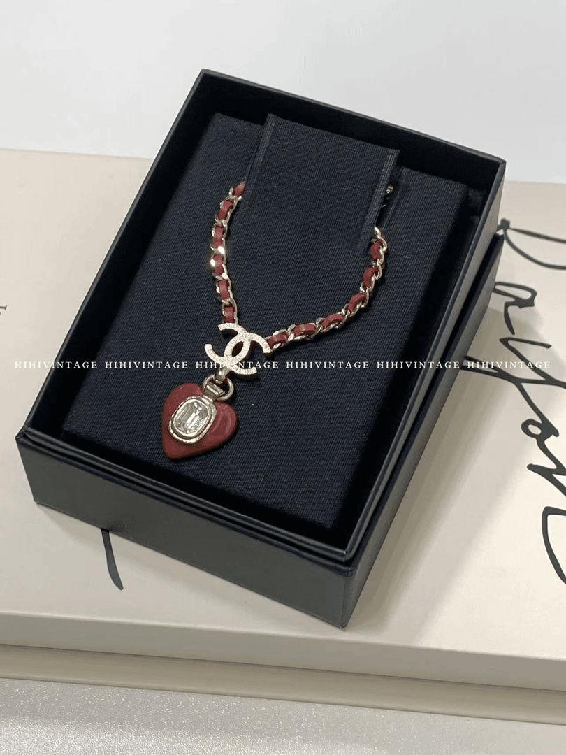 99新  HIHI精选/Chanel 21K 双C红色皮穿链爱心镶钻项链/5627289