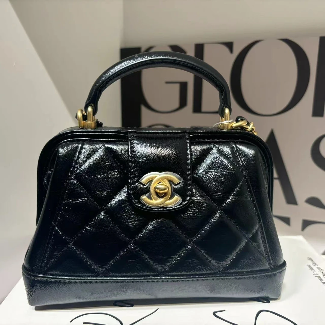 全新未使用 Chanel/香奈儿 Chanel 黑金手提油蜡皮医生链条包