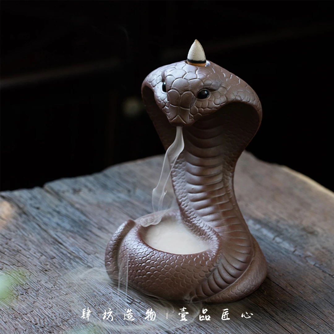 老陶泥眼镜王蛇摆件仿真十二生肖蛇倒流香创意陶瓷全手工精美香炉