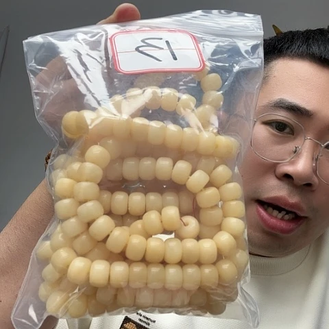 橄榄核核雕工艺品13