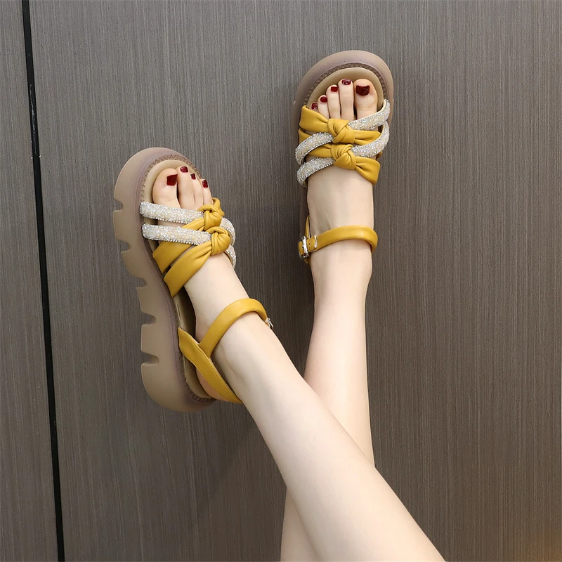 仙女风凉鞋女夏季配裙子2024年新款舒适钢琴底沙滩鞋软底增高女鞋