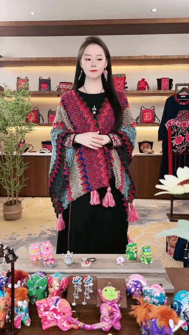 【闪购商品】棉刺绣胭脂披肩