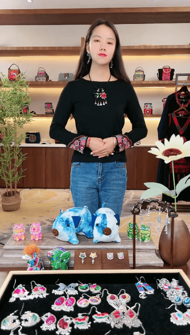 【闪购商品】刺绣刺绣打底小码