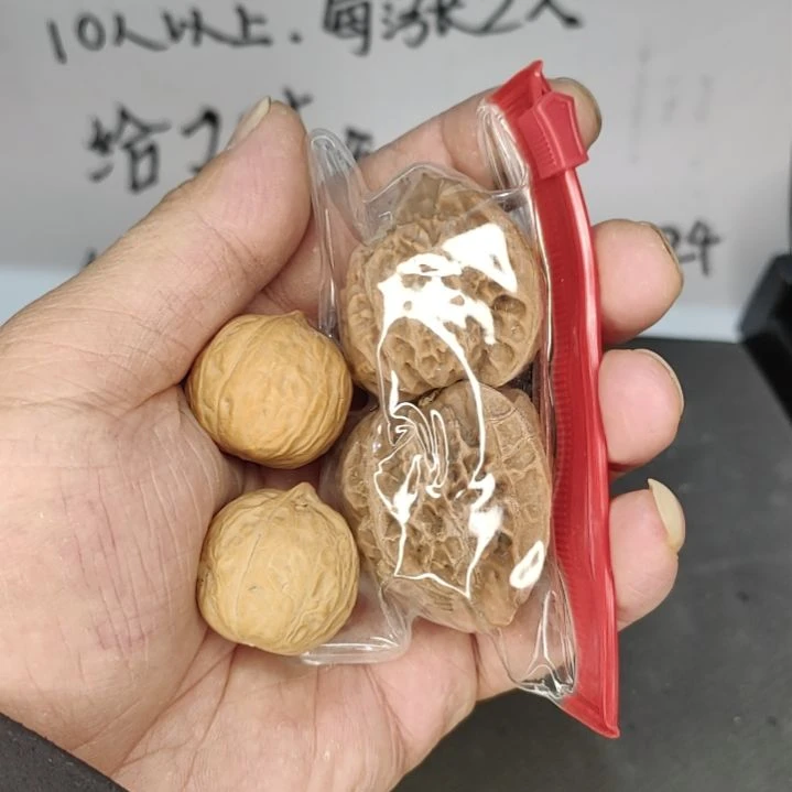 【闪购商品】桃核吊坠伊*