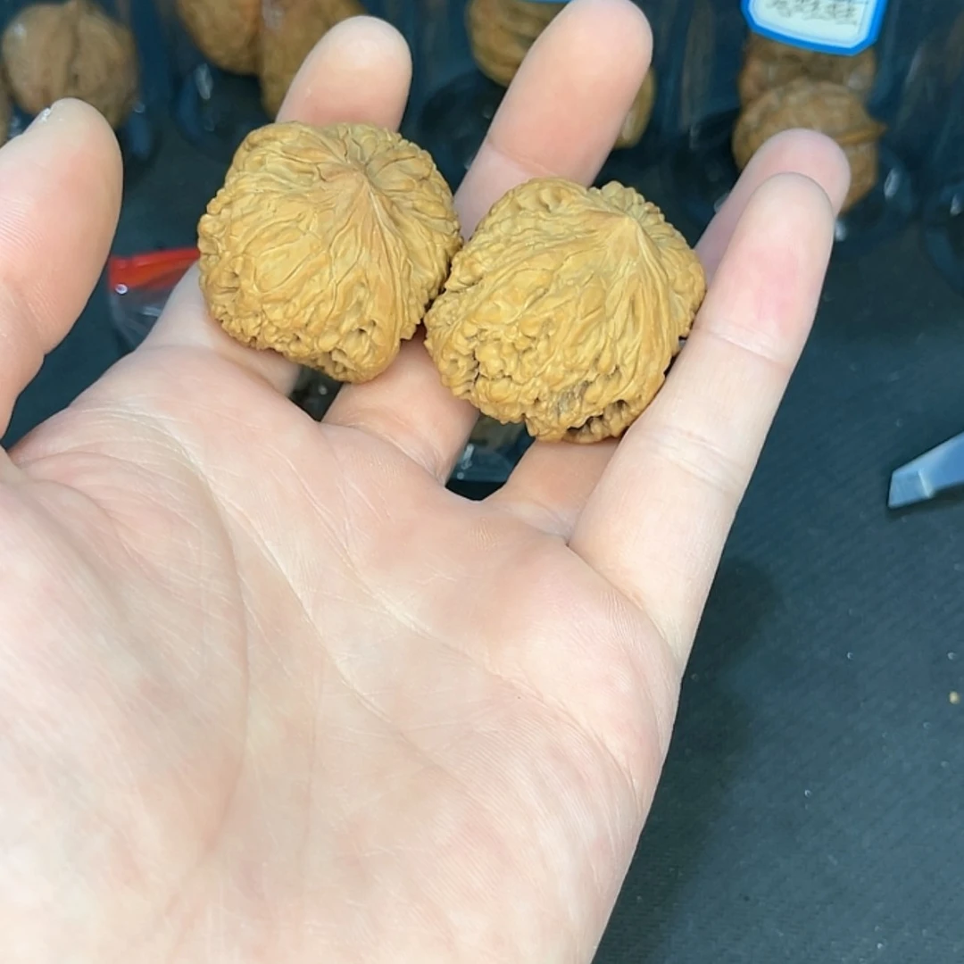 【闪购商品】桃核吊坠去****?