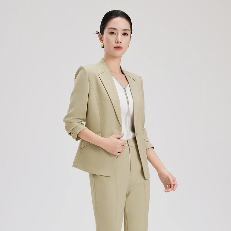 赢智尚2024新款长袖X型略松较短款外套ZA01556