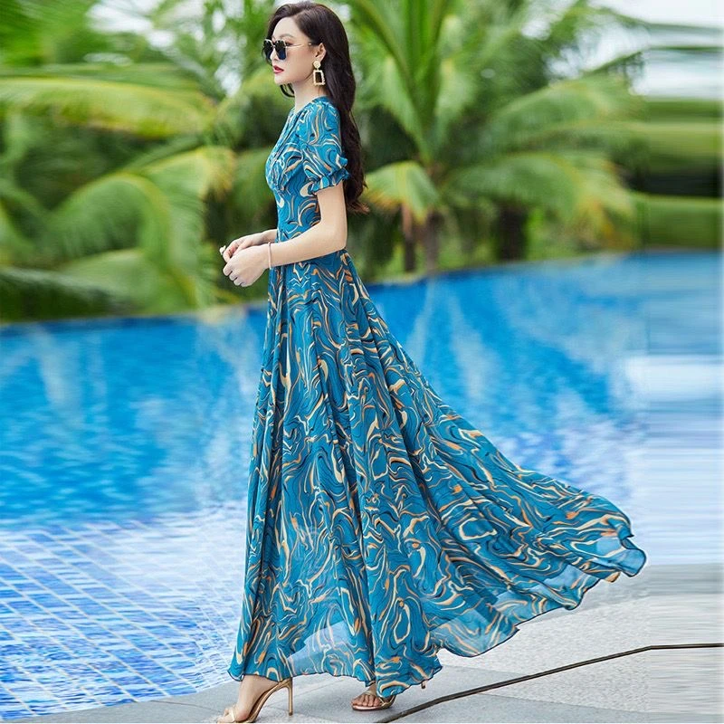 洋气蓝色印花连衣裙女夏长款2023新款收腰显瘦雪纺大摆长裙到脚踝