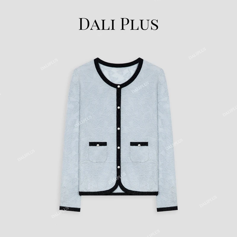 DALI PLUS【桑蚕丝羊.毛】撞色蝴蝶浮雕设计V领针织衫-D4CK0048