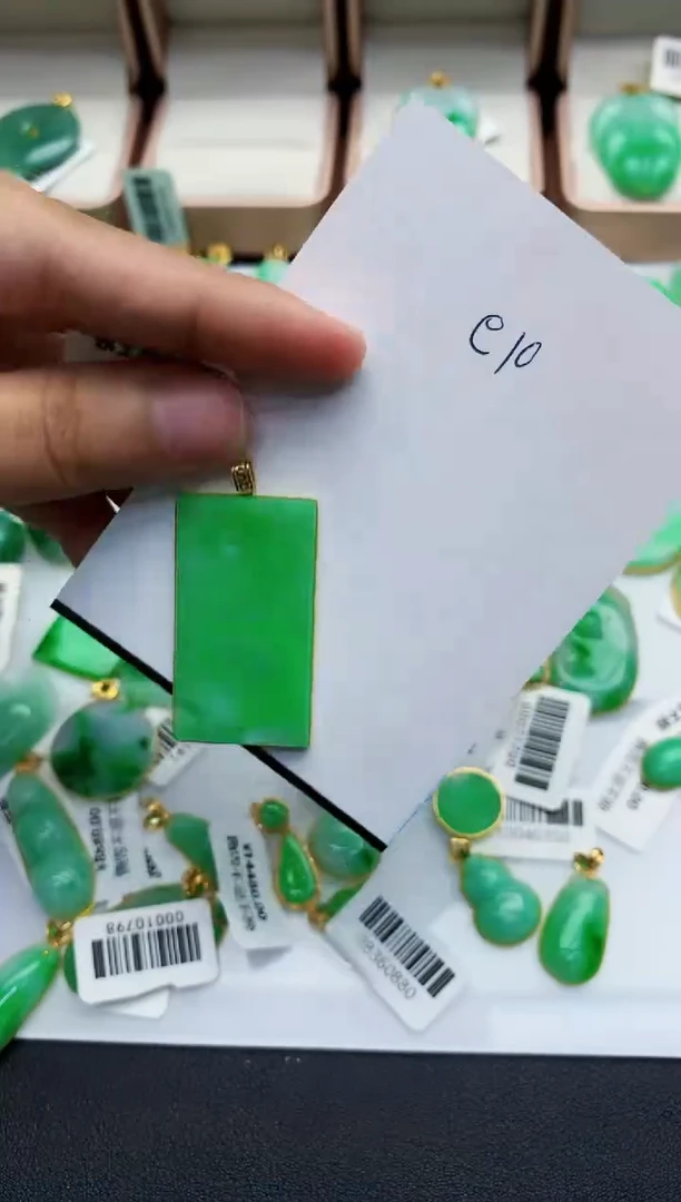 【闪购商品】翡翠颈饰18K金镶嵌0000000000