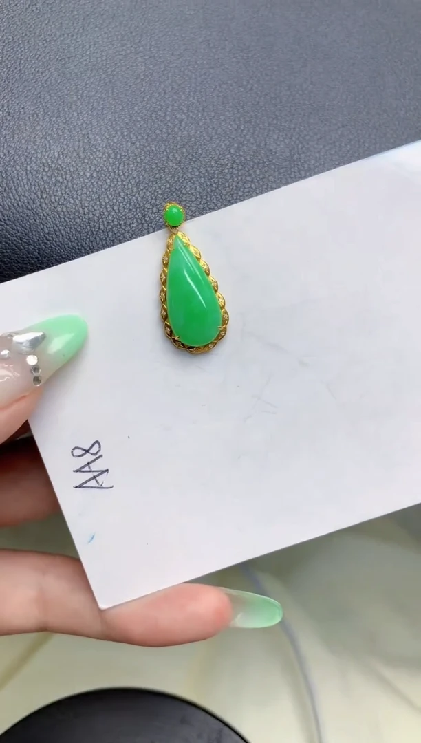 【闪购商品】翡翠颈饰18K金镶嵌000000000000