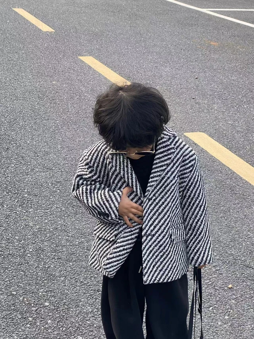 23822黑色灰色西装上衣