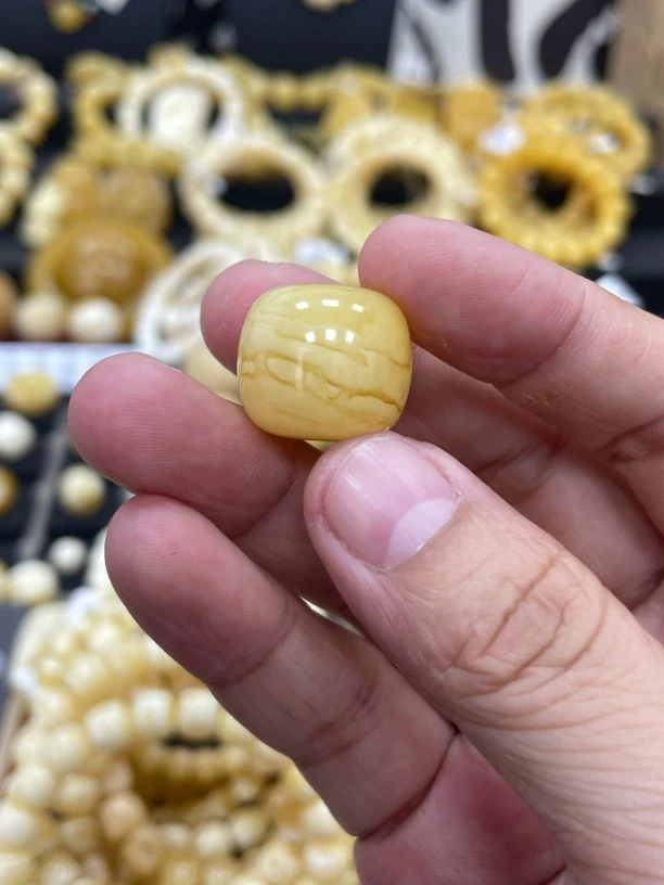 俄料琥珀蜜蜡妖花福利18.5*16.3mm