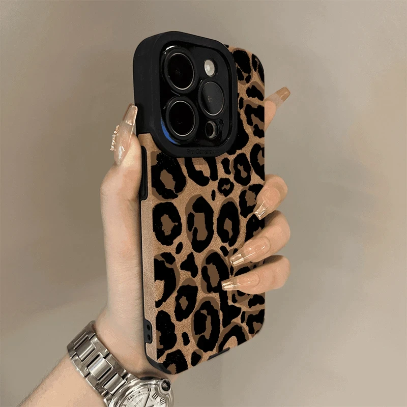 秋冬咖色豹纹适用苹果16pro1413女手机壳iPhone15翻毛皮14/13全包