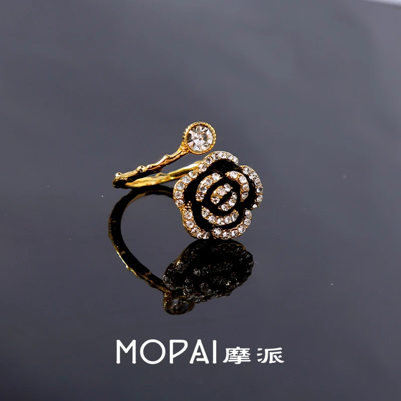 MOPAI/摩派 铜合金合成锆石耳饰 黑色玫瑰花耳钉