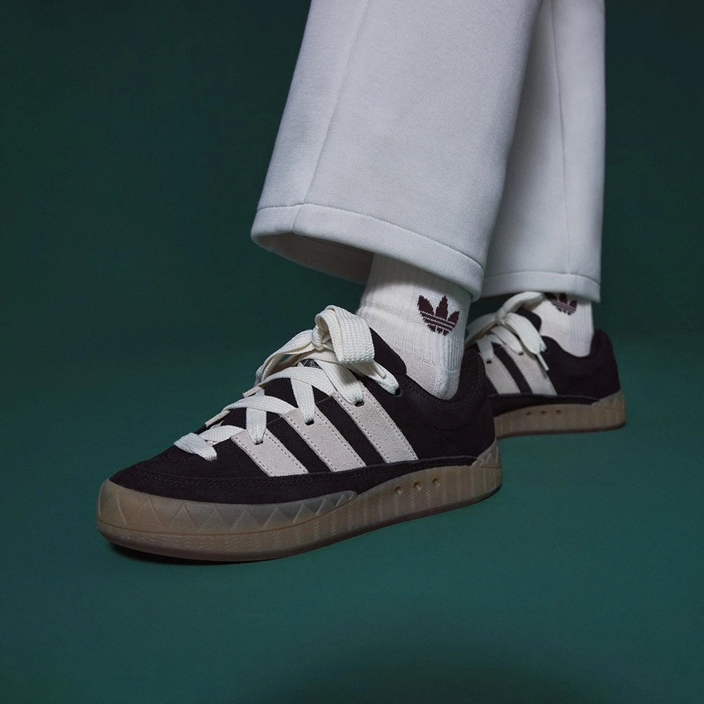 adidas/阿迪达斯三叶草马思纯同款时尚经典运动鲨鱼面包鞋 IE2224