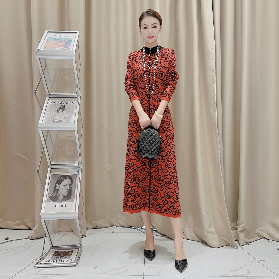 5443橙黑撞色祥云提花A版收腰气质设计师秋冬长款轻奢针织连衣裙