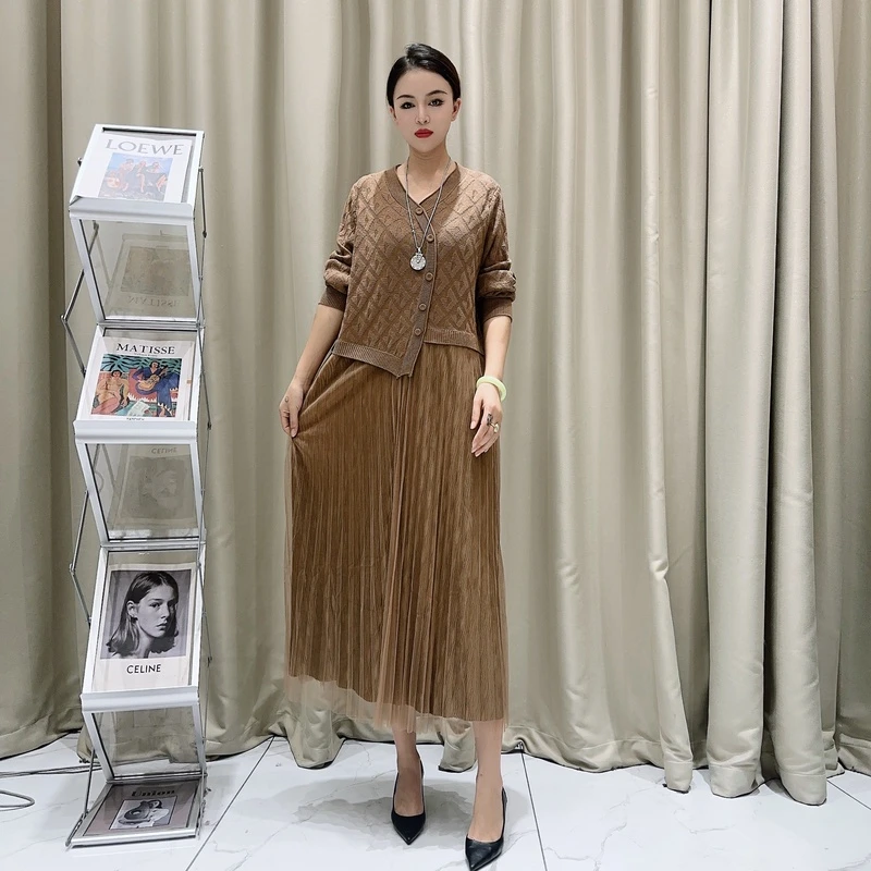 5651咖色不规则气质设计师秋冬长款提花轻奢针织连衣裙