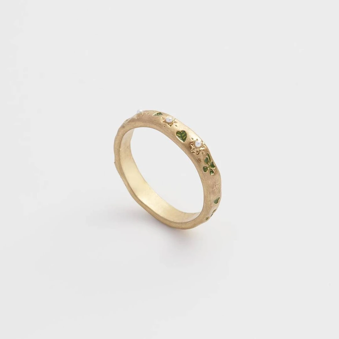 铜合金仿珍珠戒指 Fable四叶草珍珠珐琅彩戒指原创设计女高级感