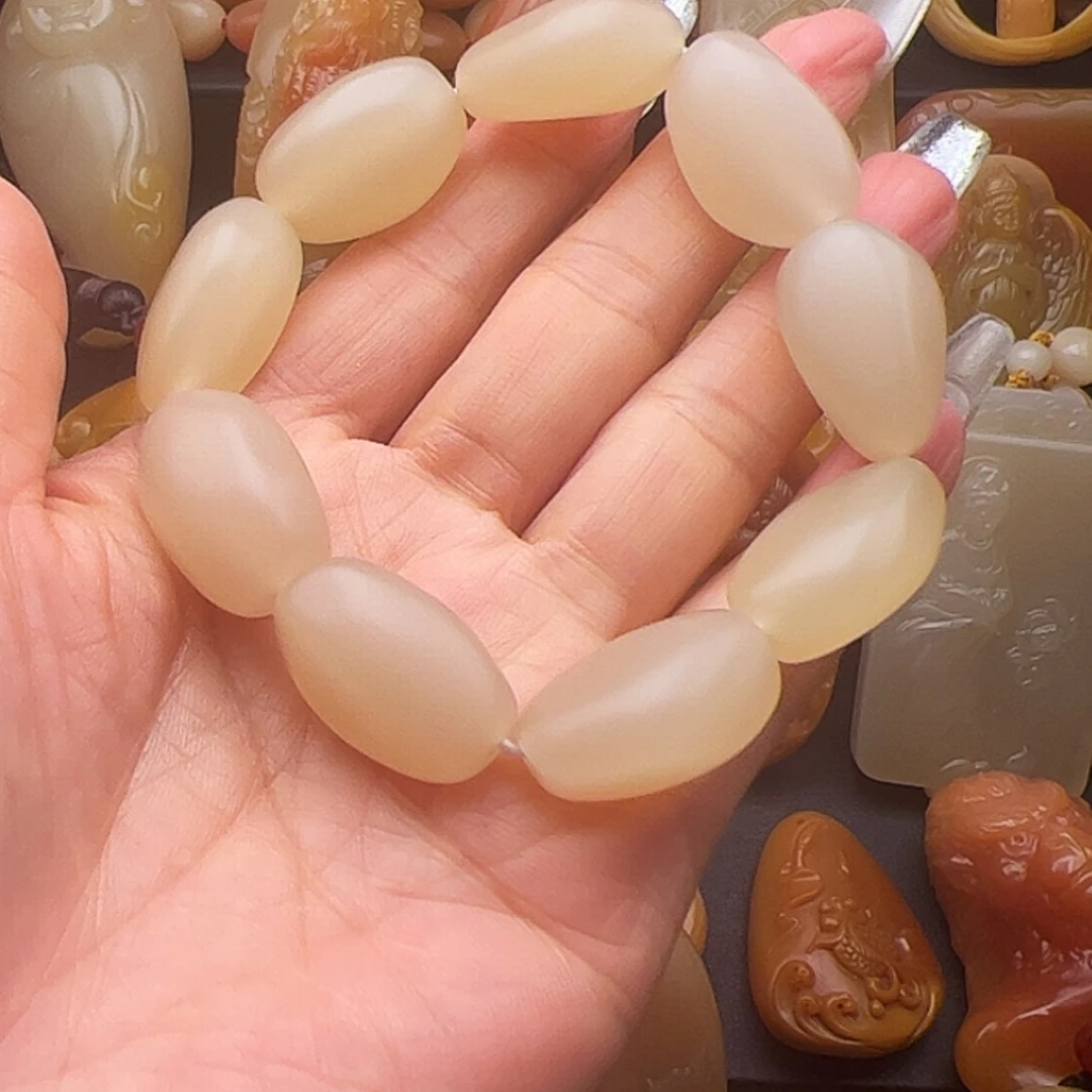 【闪购商品】石英质玉黄蜡石手串未镶嵌A***玉