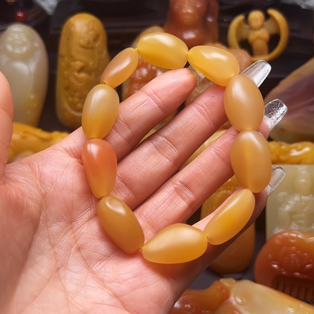 【闪购商品】石英质玉黄蜡石手串未镶嵌乐*