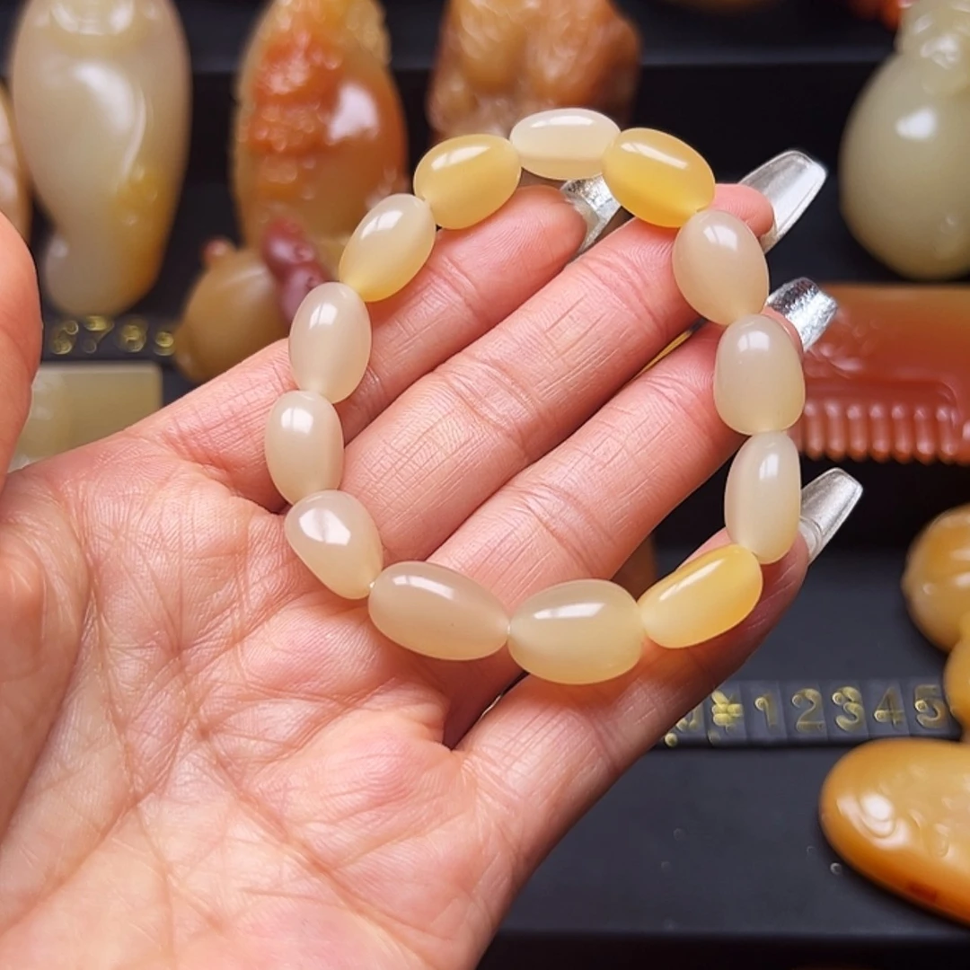 【闪购商品】石英质玉黄蜡石手串未镶嵌夯*