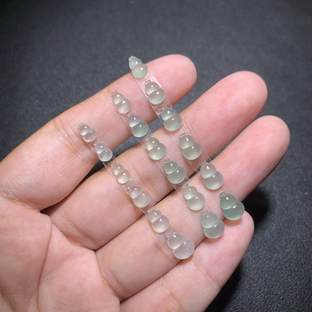 纯天然A货缅甸翡翠百搭正冰种小葫芦（可做手链及搭配）