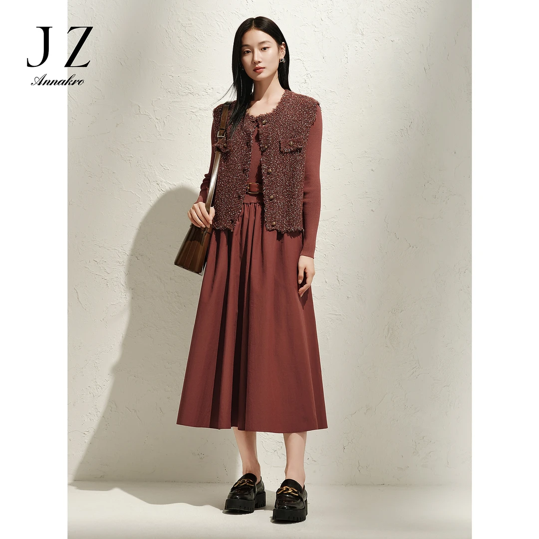 玖姿安娜蔻KWFC31406矜奢香风安哥拉红两件套连衣裙女2025春