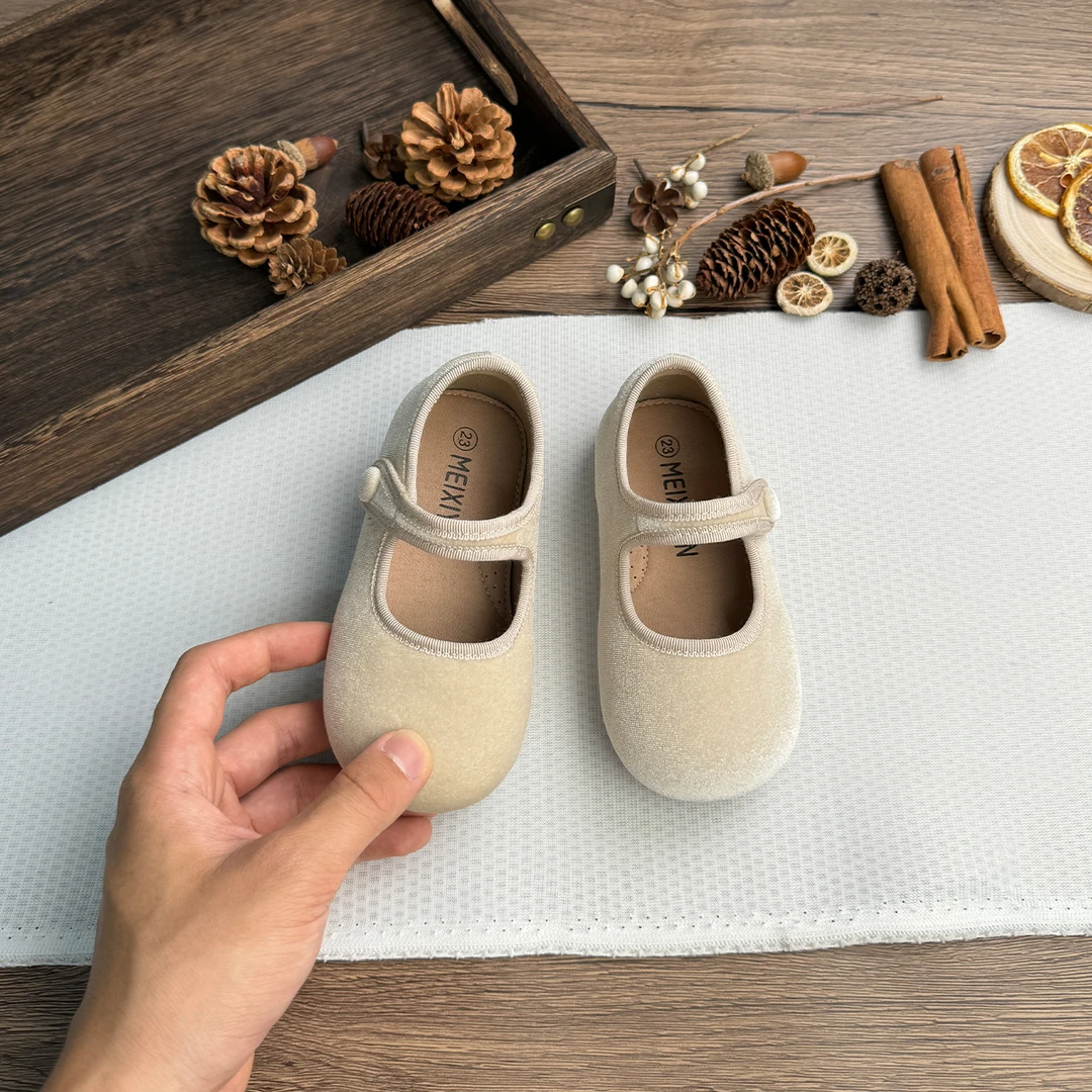 女童小皮鞋2025四季新款单鞋儿童软底小女孩丝绒公主鞋宝宝鞋爆款