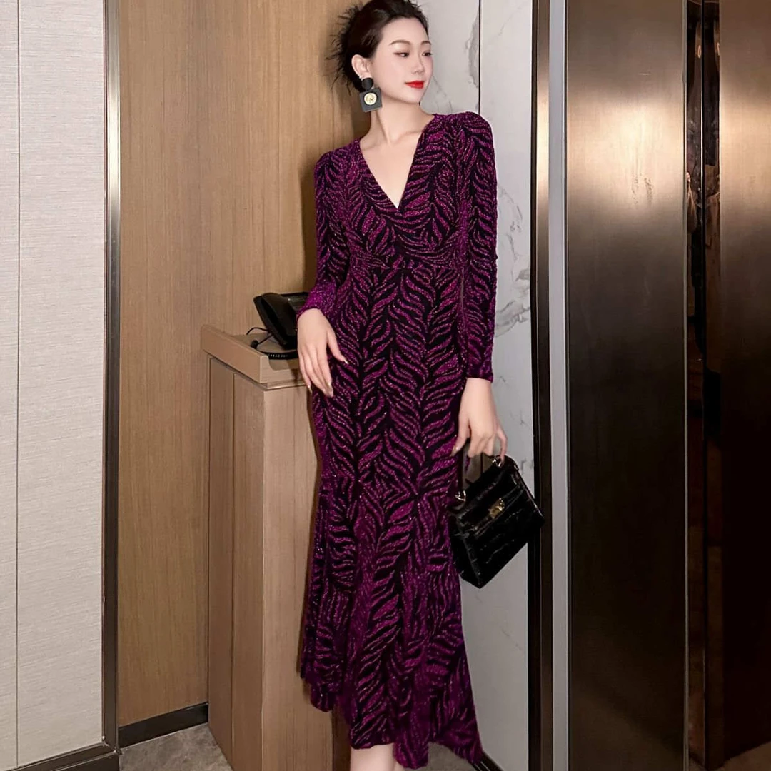 20008春款新品气质高腰收腰亮丝轻奢小众设计v领鱼尾连衣裙