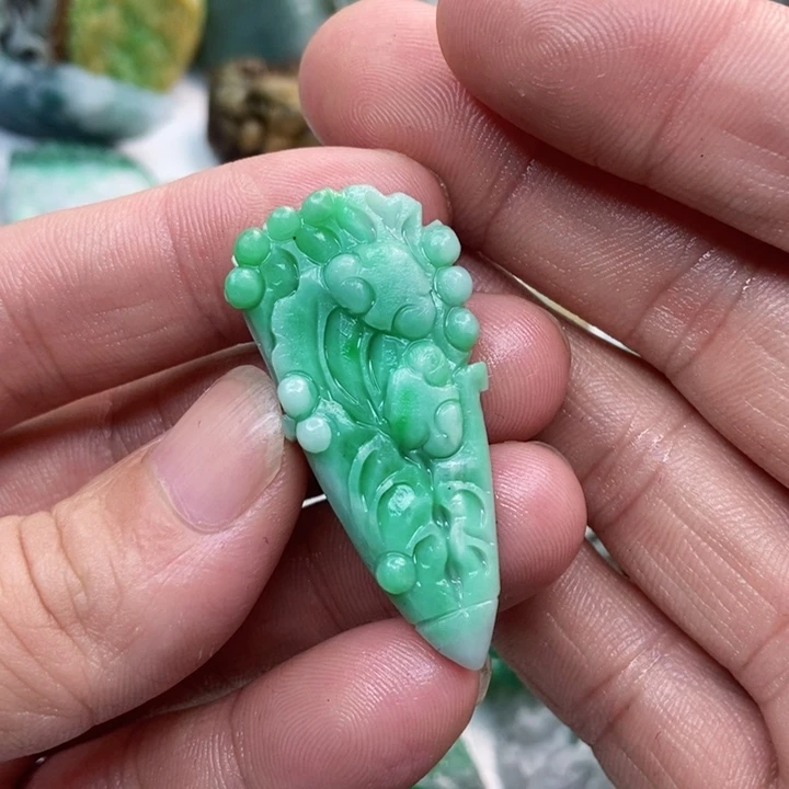 定制翡翠未镶嵌翡翠
