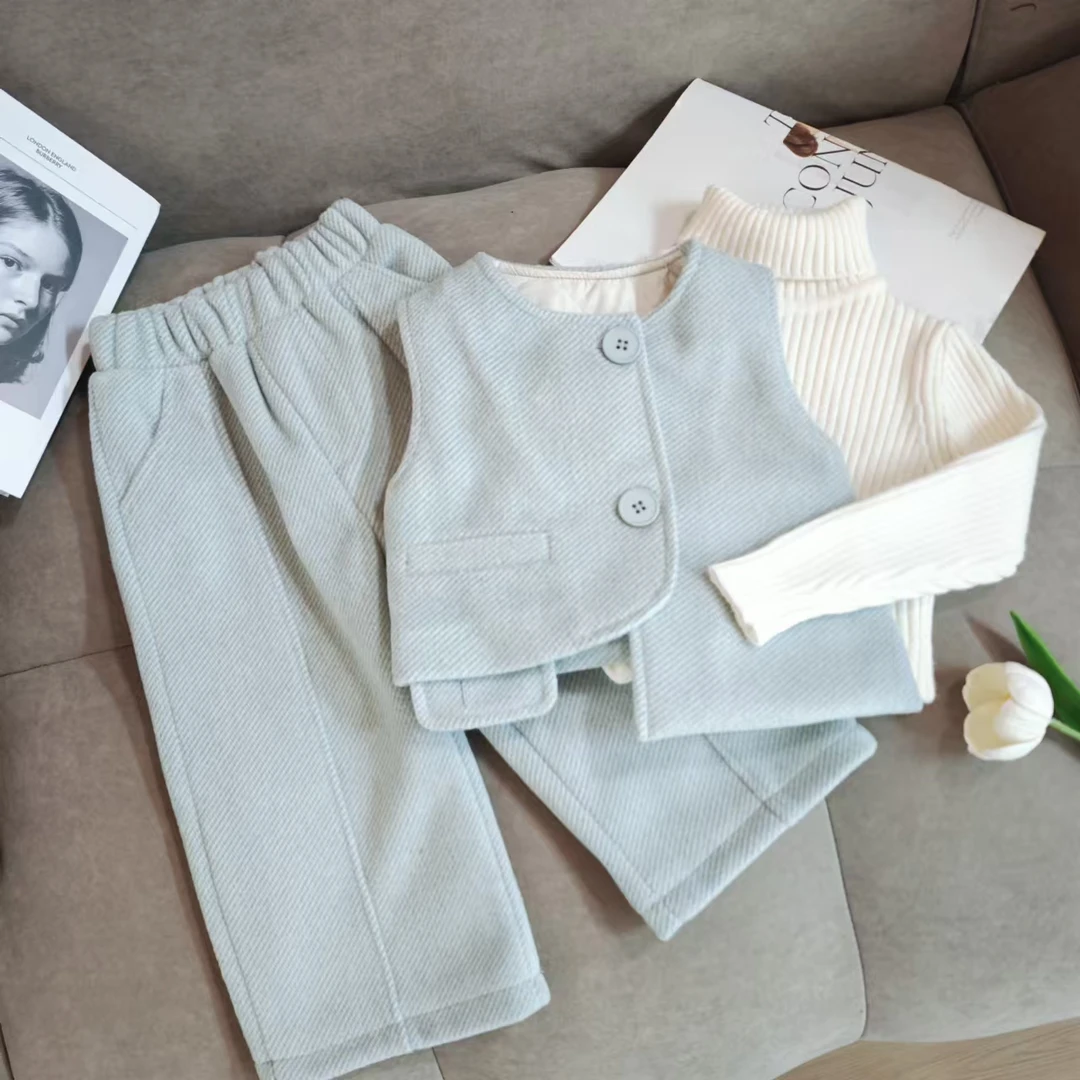 女童蓝色马甲2024年秋冬季新时尚大方高领毛衣加厚马甲裤子套装