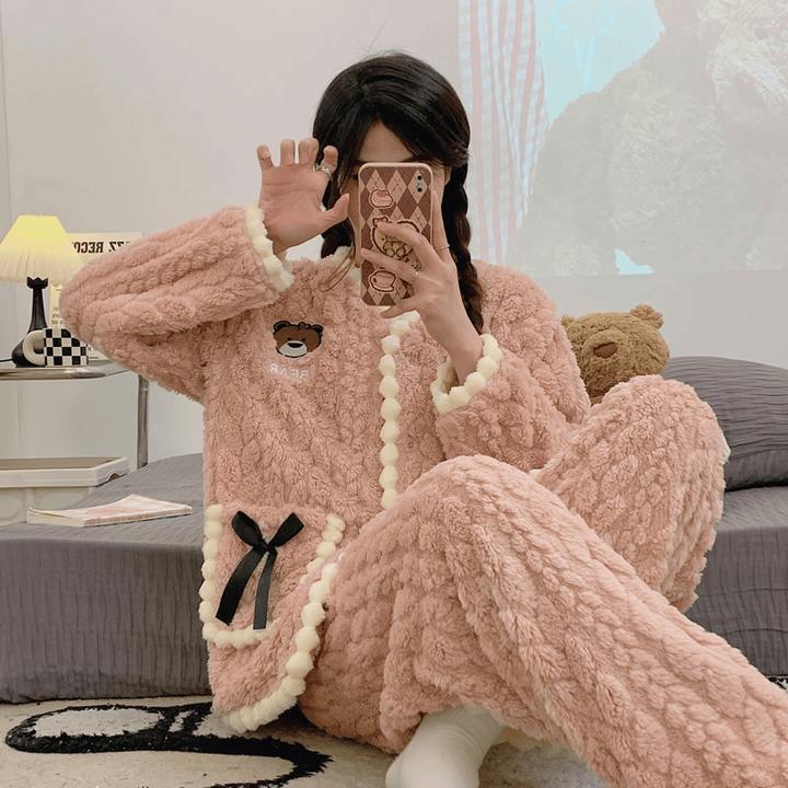 冬季休闲睡衣女士秋冬款珊瑚绒可爱加厚加绒家居服法兰绒女生套装