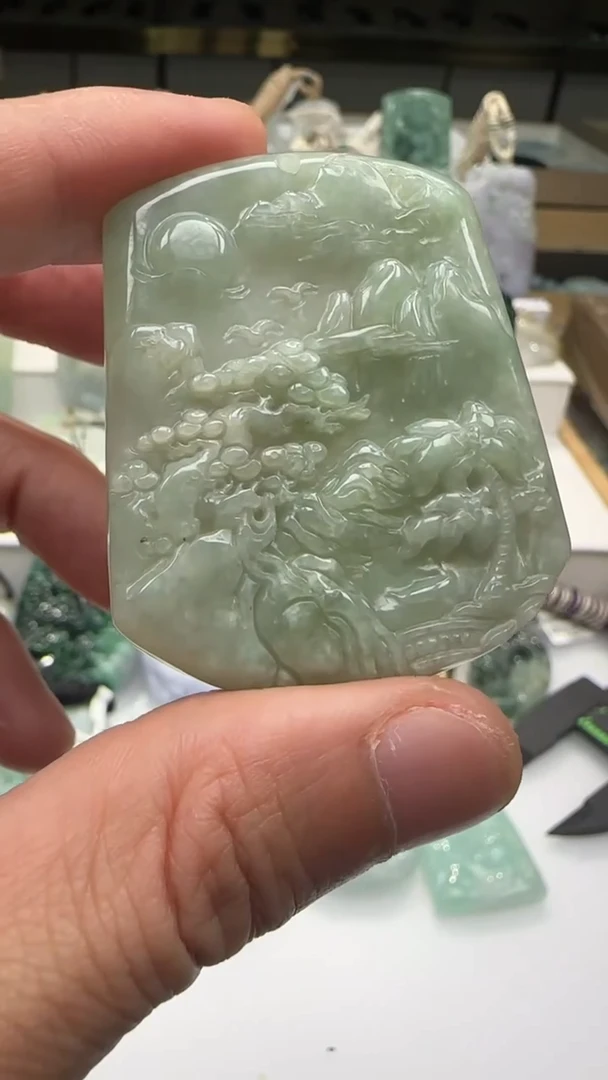 【闪购商品】翡翠颈饰未镶嵌