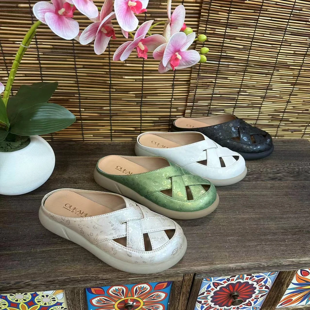 6877夏季透气真皮软底复古镂空平底凉鞋舒适休闲时尚百搭妈妈鞋