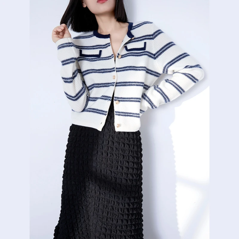 【钱老板粉丝专享】13064欧丝璐纯山羊绒条纹撞色圆领开衫女毛衣