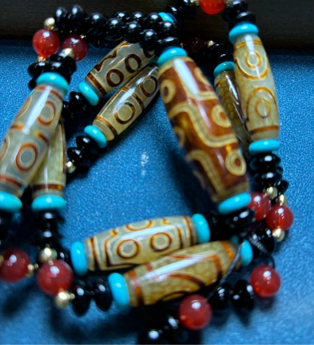 一到九眼全家福玛瑙项链