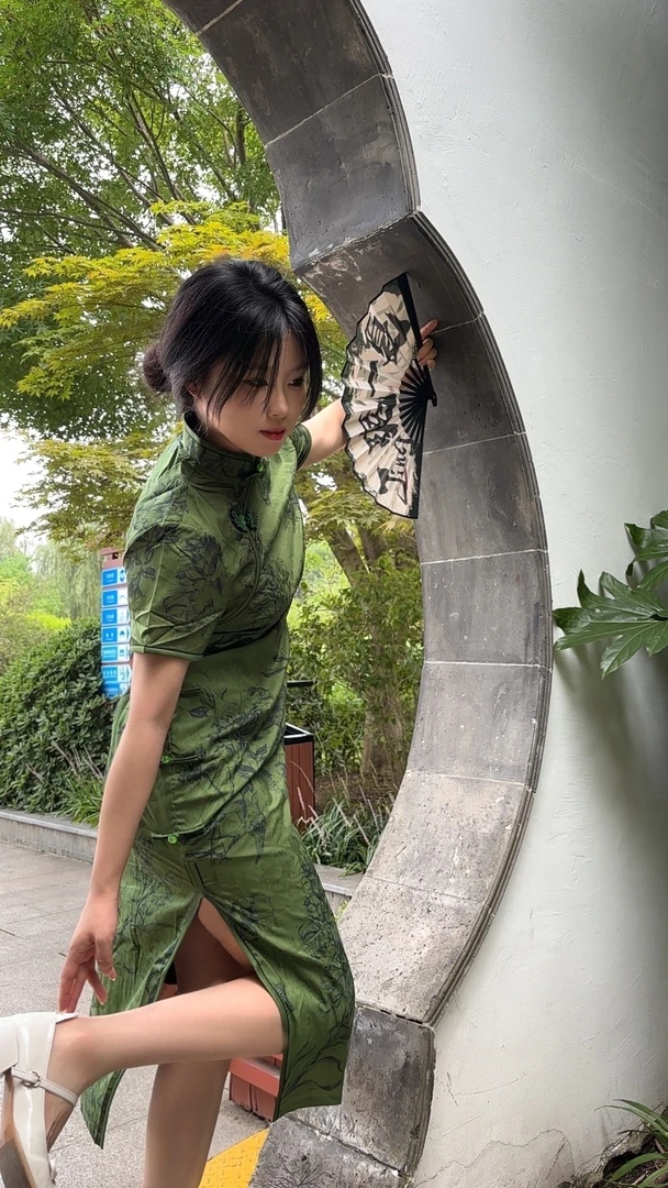 新中式提花改良旗袍女春气质复古短袖连衣裙