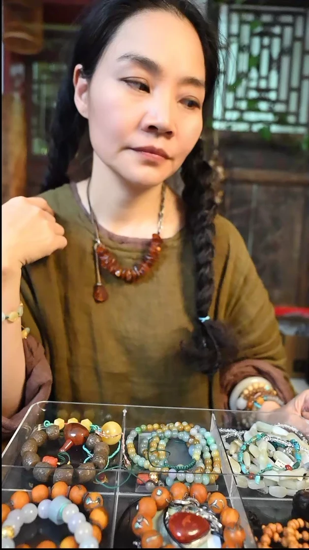 【闪购商品】琥珀颈饰未镶嵌全量