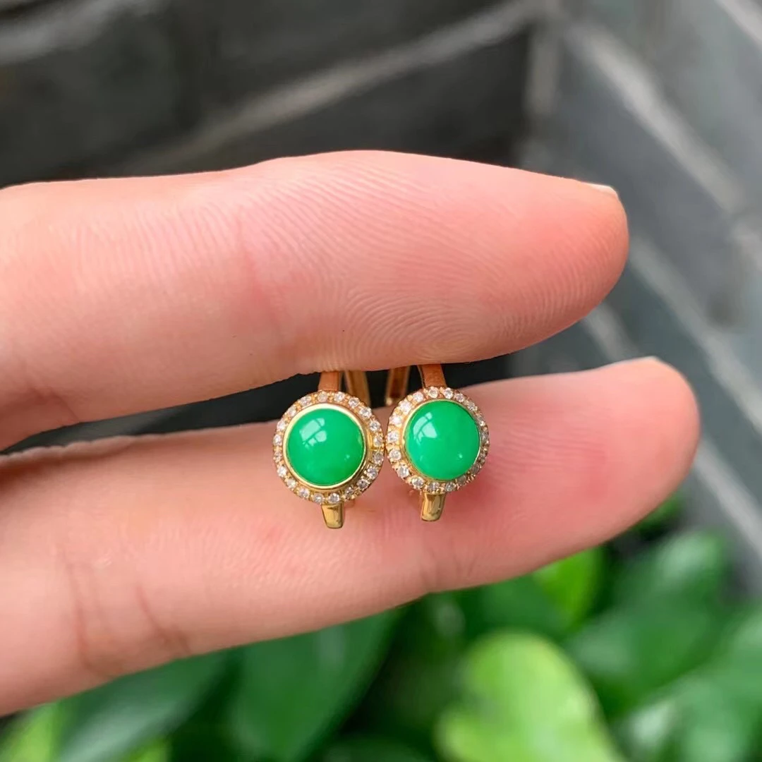 玉满萃18k镶嵌翡翠满绿色蛋面圆耳扣