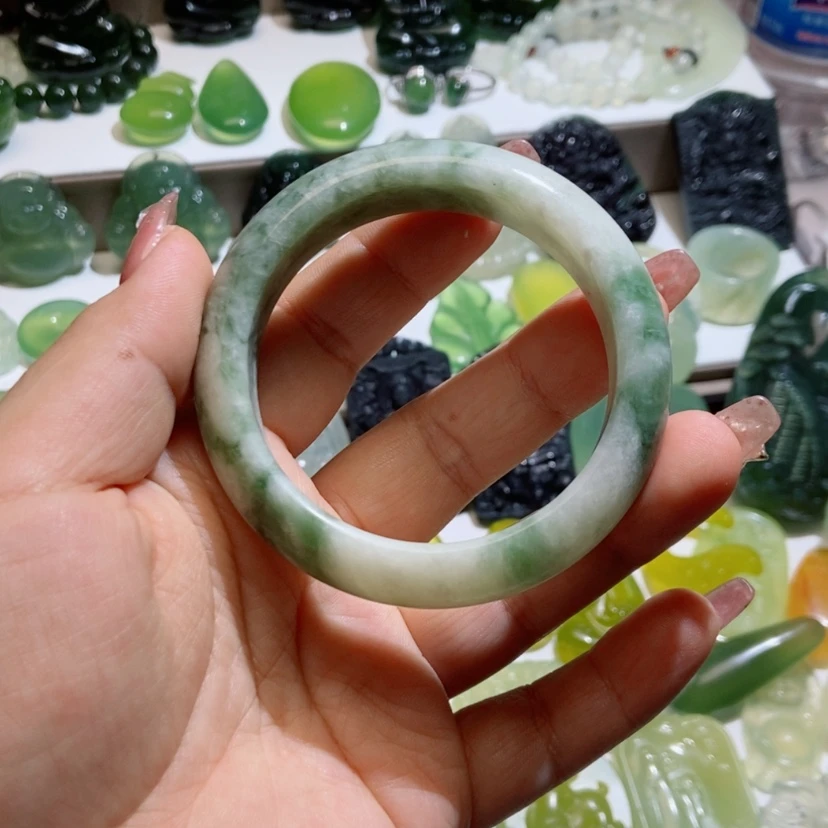 【闪购商品】蛇纹石玉颈饰未镶嵌