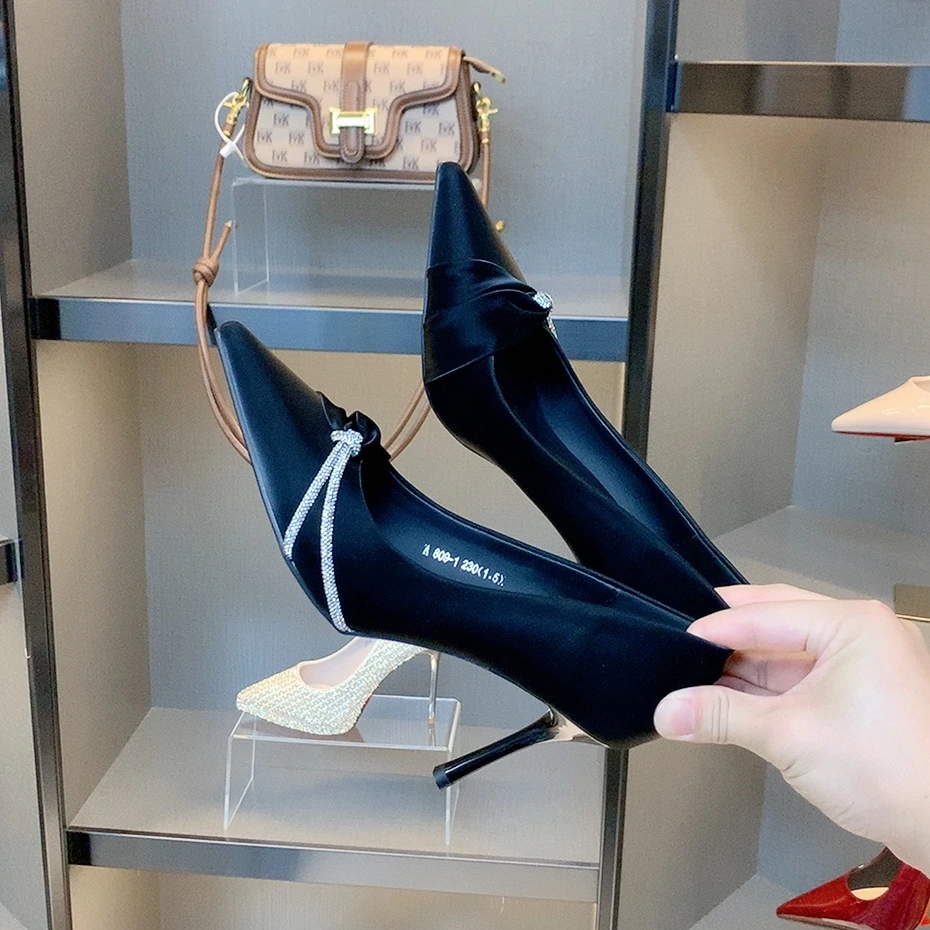 【撤柜清仓】法式高级感水钻温柔单鞋女百搭细跟尖头气质高跟鞋ol