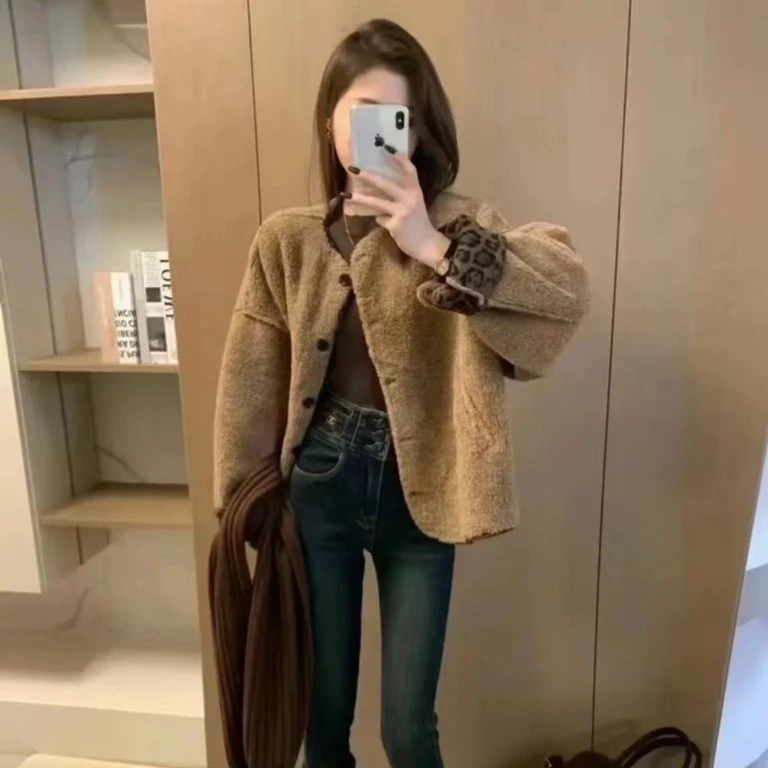 【现货】撞色皮毛一体外套女秋冬款Y羔毛圆领开衫棉衣上衣潮