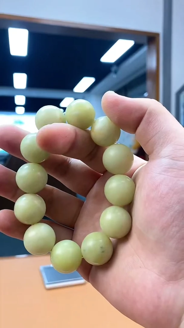 【闪购商品】蛇纹石玉手串未镶嵌手串