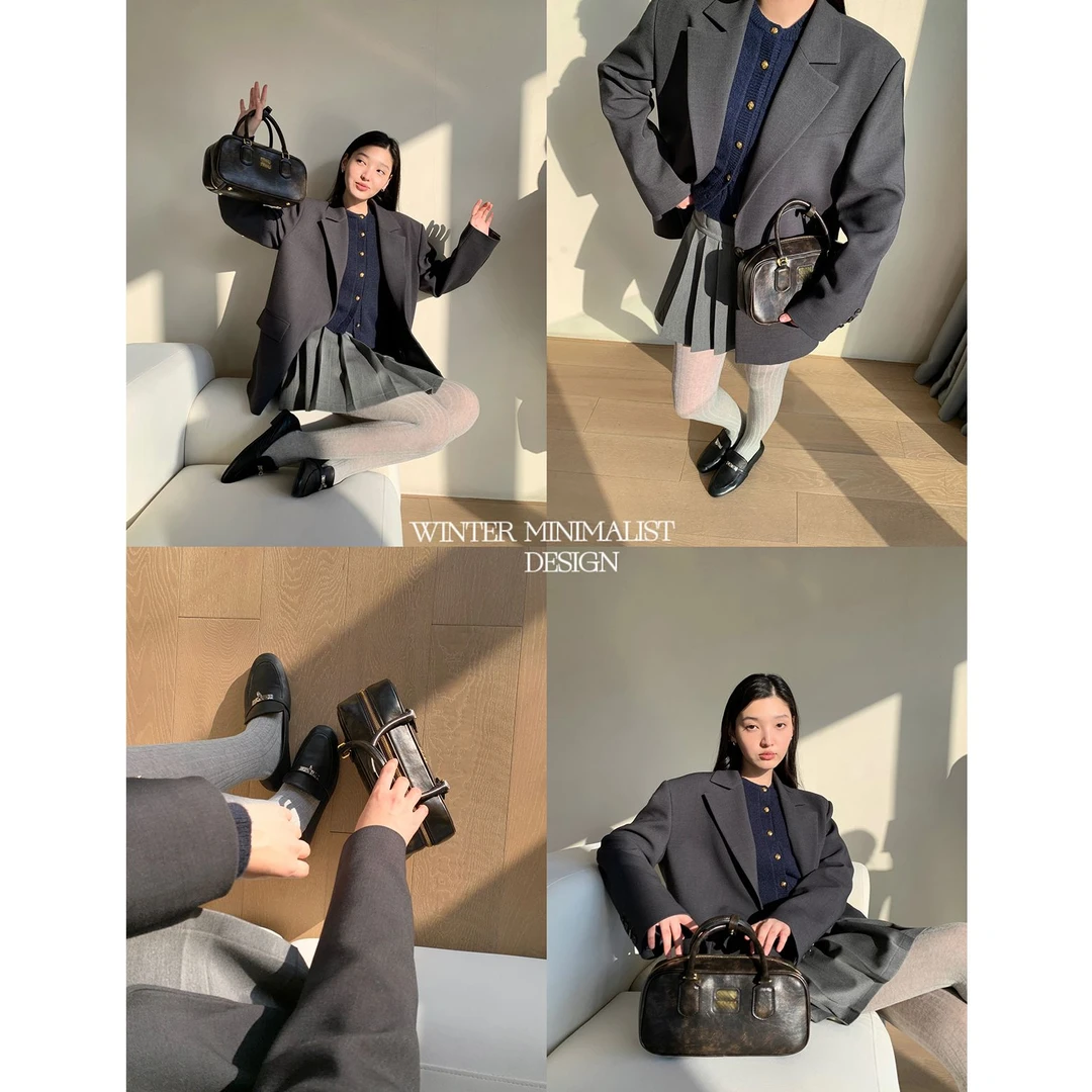 周淼ZHOUMIAO内门襟配色嵌条暗线假口袋带垫肩廓形西装ZM24X9189Y