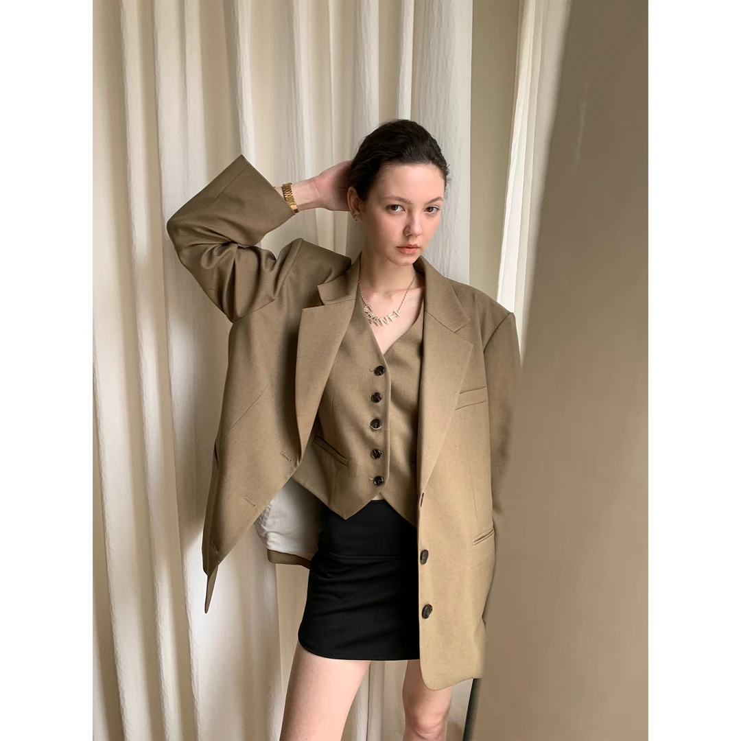 周淼ZHOUMIAO亚麻面料荃棉里布修身马甲宽松西装两件套ZM24X8232Z