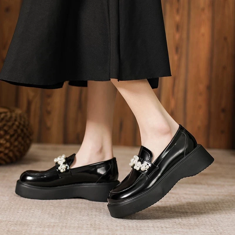 101-12厚底乐福鞋女2024秋季新款珍珠法式英伦风复古小皮鞋