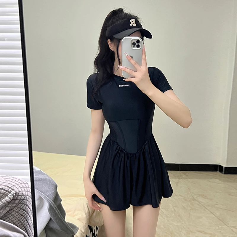 小鱼泳衣-夏季高级感黑色鱼骨收腰显瘦遮肚保守连体裙式泳衣时尚