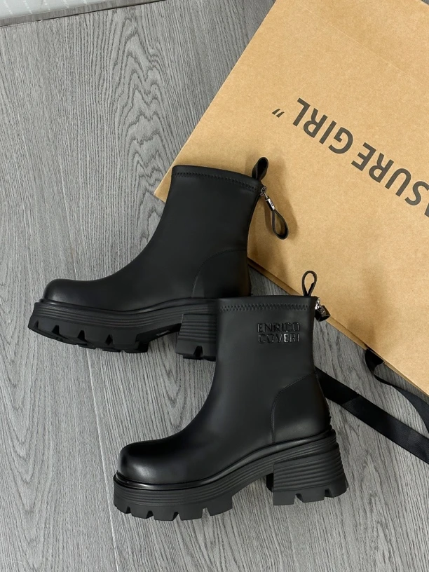 30-8【意中人】达思图欧洲站2024新款厚底增高英伦风短筒瘦瘦靴潮