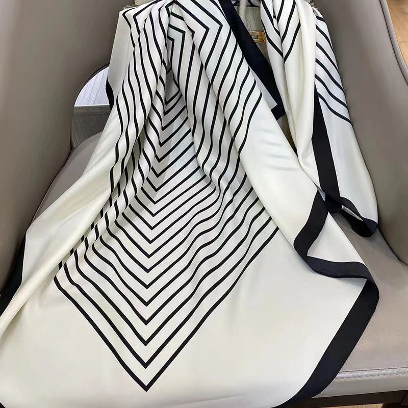 【主播推荐】王老师三周年宠粉条纹洋气丝巾