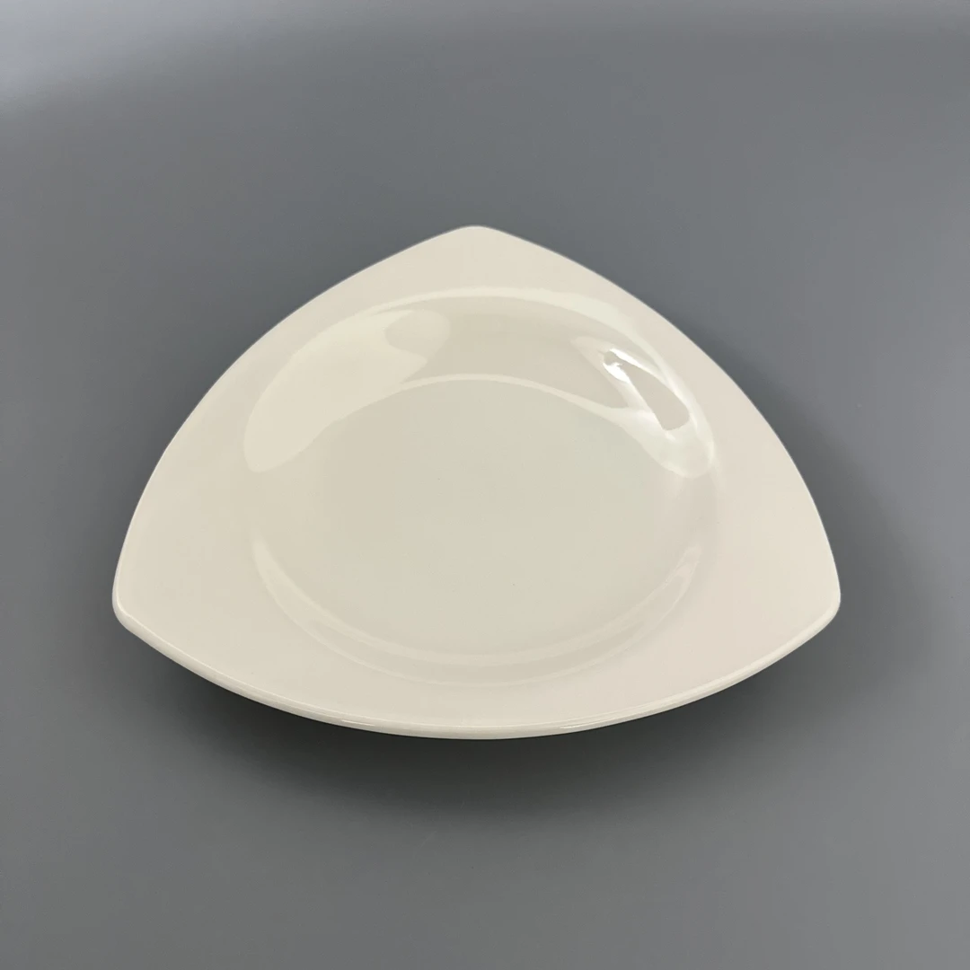 【YC家】26cm象牙白三角盘高温强化瓷简约创意盘子蔬菜沙拉盘家用